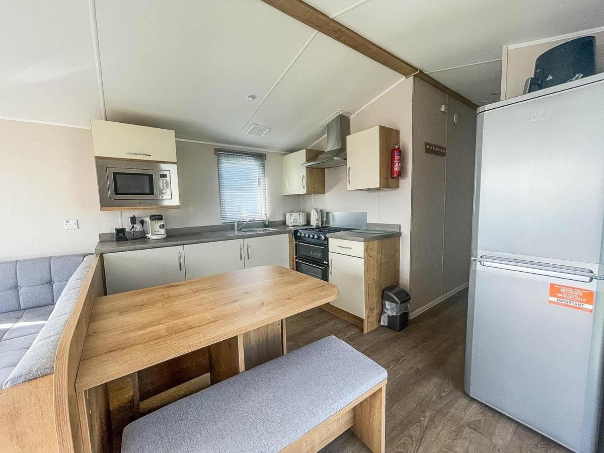 Hotel Lovely 8 Berth Caravan For Hire At Barmston Beach Holiday Park Ref 62002O Lund Exteriér fotografie